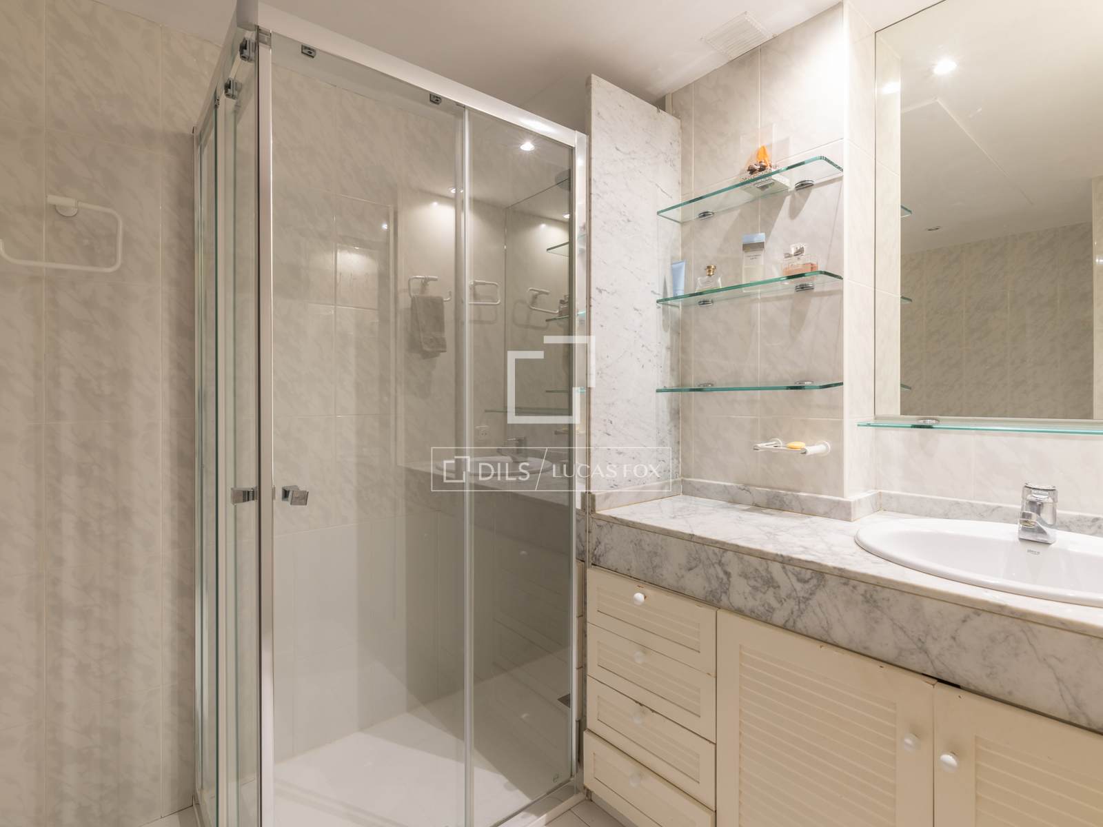 Huvila Gava, Barcelona, Espanja 5 makuuhuonetta, 292 m2 No. 150878