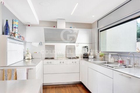 Hus till salu i Barcelona, Spanien 6 sovrum, 690 kvm. Nr. 160390 - foto 13