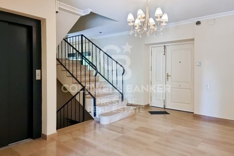 Продажа дома в Эсплугес-де-Льобрегат, Барселона, Испания 5 спален, 465м2 №160392 - фото 28