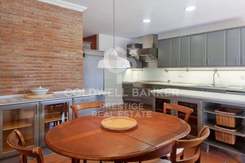 Dom w Esplugues de Llobregat, Barcelona, Hiszpania 5 sypialni, 465 mkw. nr 160392 – zdjęcie 7