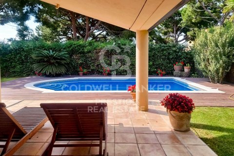 Продажа дома в Эсплугес-де-Льобрегат, Барселона, Испания 5 спален, 465м2 №160392 - фото 17