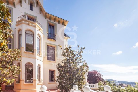 Māja Barcelona, Spānijā 6 istabas, 1150 m2 Nr. 160395