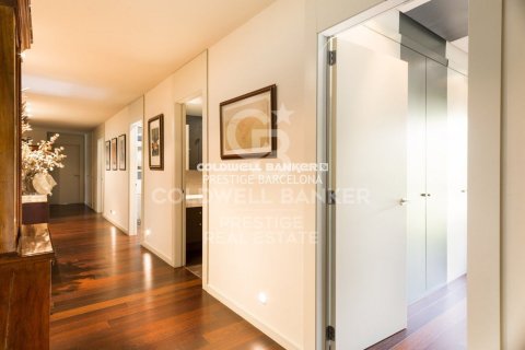 Huoneisto myytävänä Barcelona, Espanja, 5 makuuhuonetta, 500 m2 No. 160396 - kuva 13