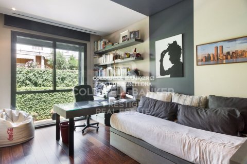 Huoneisto myytävänä Barcelona, Espanja, 5 makuuhuonetta, 500 m2 No. 160396 - kuva 16