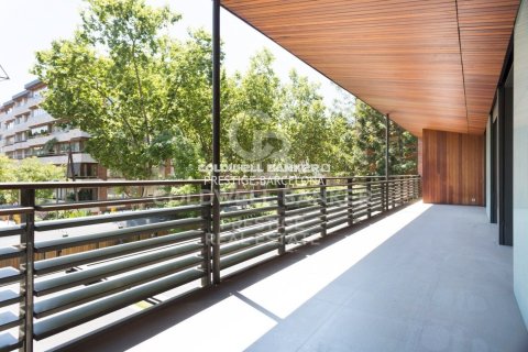 Huoneisto myytävänä Barcelona, Espanja, 5 makuuhuonetta, 500 m2 No. 160396 - kuva 3