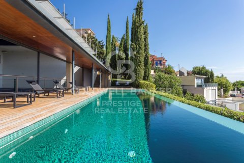 Сasa en venta en Barcelona, España 7 dormitorios, 900 m2 No. 160394 - foto 3