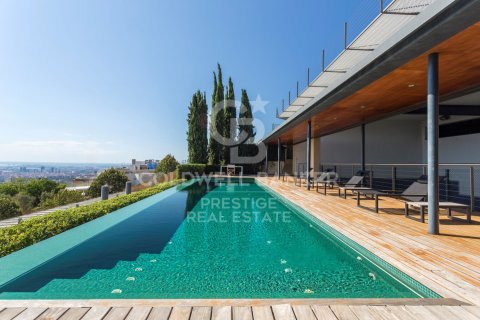 Hus i Barcelona, Spanien 7 sovrum, 900 kvm. Nr. 160394