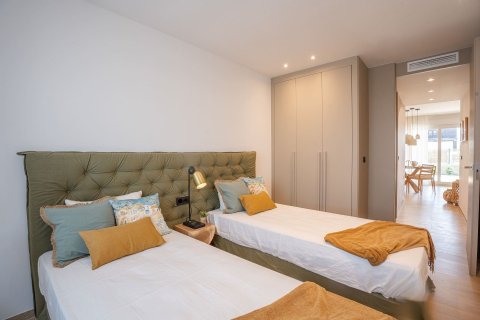 Продажа квартиры в Аликанте, Испания 3 спальни, 93м2 №166071 - фото 11