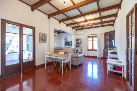 Продажа виллы в Сьютаделья-де-Менорка, Менорка, Испания 5 спален, 326м2 №166074 - фото 7