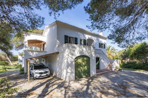 Продажа виллы в Сьютаделья-де-Менорка, Менорка, Испания 5 спален, 326м2 №166074 - фото 2