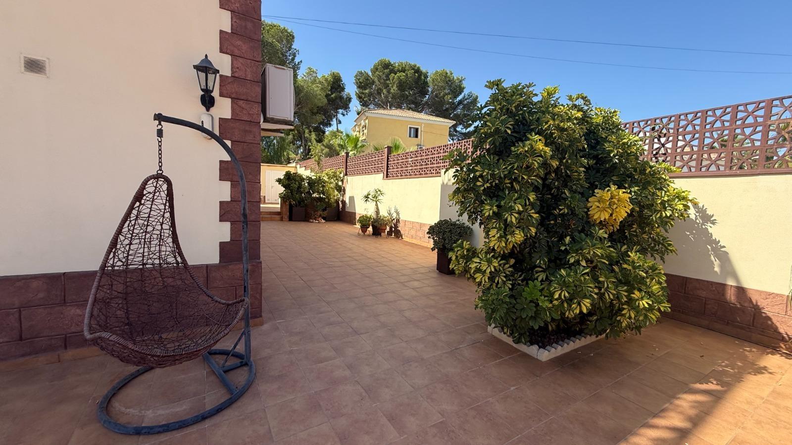 Villa i Torrevieja, Alicante, Spanien 7 sovrum, 217 kvm. Nr. 164477