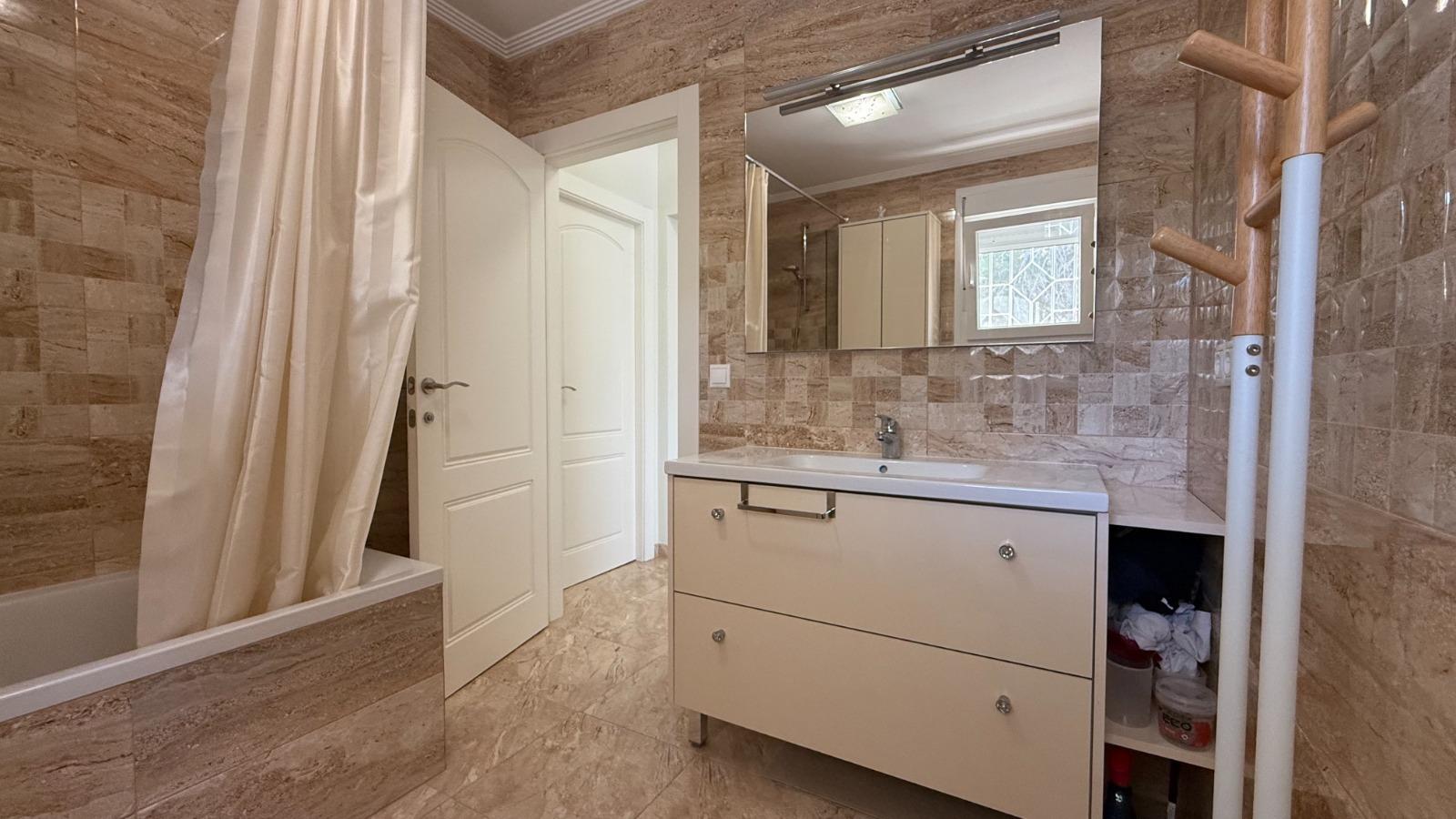 Villa i Torrevieja, Alicante, Spanien 7 sovrum, 217 kvm. Nr. 164477