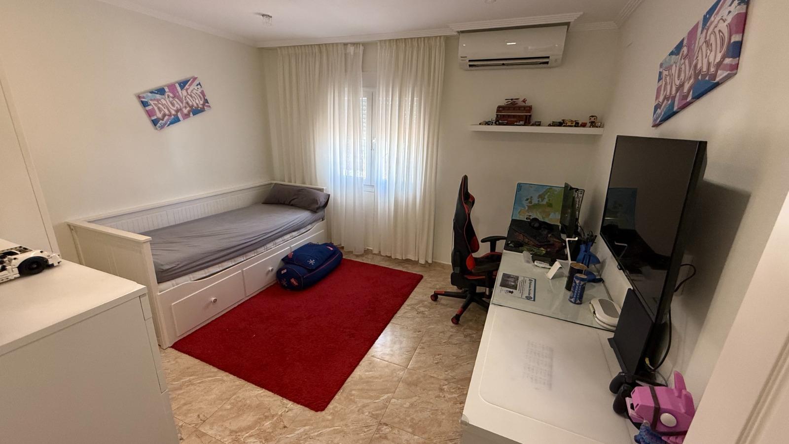 Villa i Torrevieja, Alicante, Spanien 7 sovrum, 217 kvm. Nr. 164477