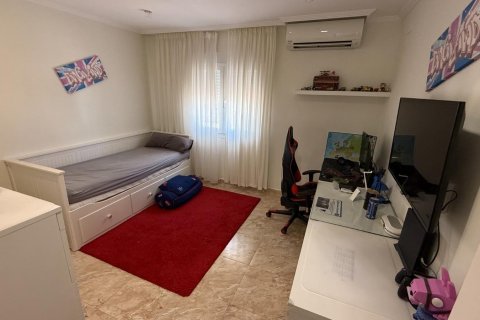 Huvila myytävänä Torrevieja, Alicante, Espanja, 7 makuuhuonetta, 217 m2 No. 164477 - kuva 18