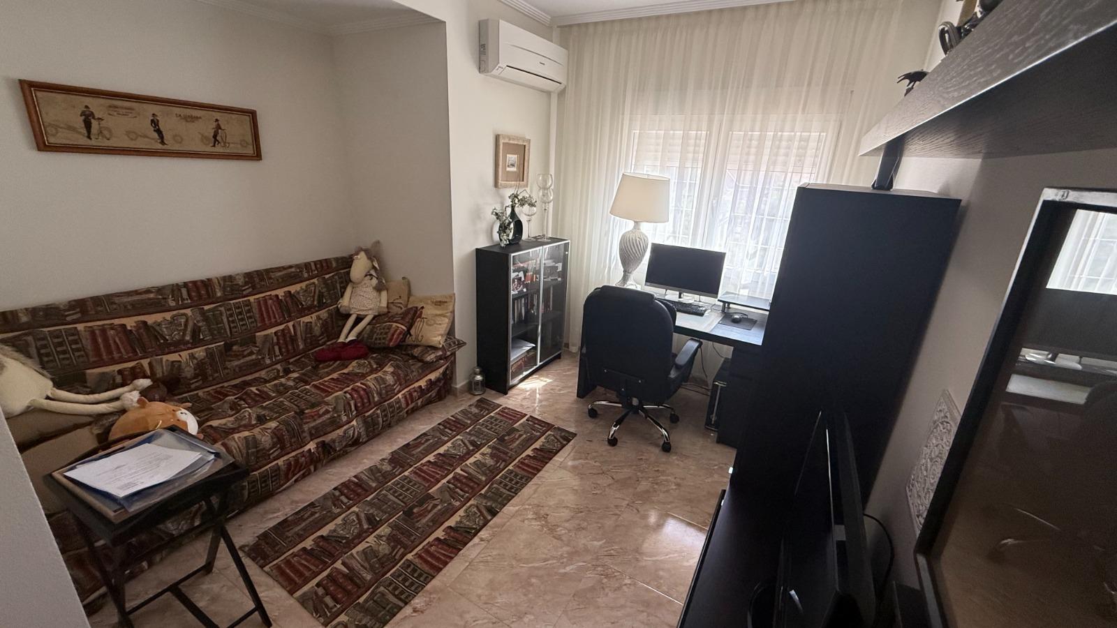 Villa i Torrevieja, Alicante, Spanien 7 sovrum, 217 kvm. Nr. 164477