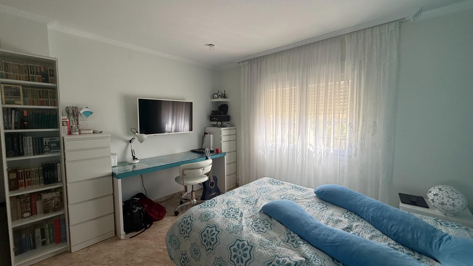 Villa i Torrevieja, Alicante, Spanien 7 sovrum, 217 kvm. Nr. 164477