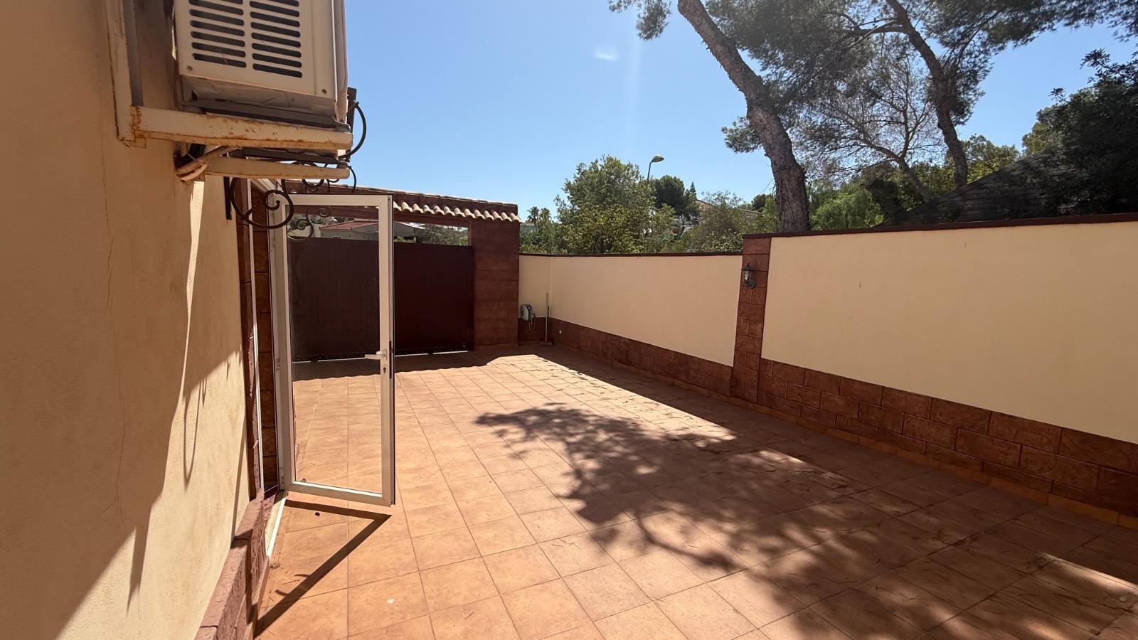 Villa i Torrevieja, Alicante, Spanien 7 sovrum, 217 kvm. Nr. 164477