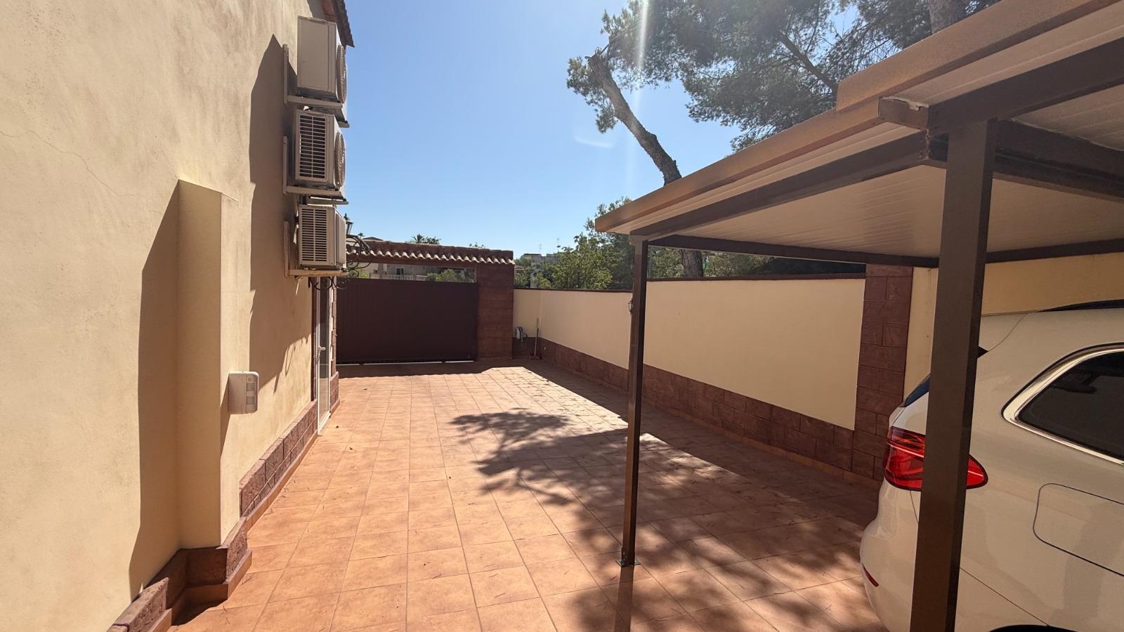 Villa i Torrevieja, Alicante, Spanien 7 sovrum, 217 kvm. Nr. 164477