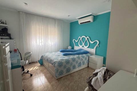 Huvila myytävänä Torrevieja, Alicante, Espanja, 7 makuuhuonetta, 217 m2 No. 164477 - kuva 26