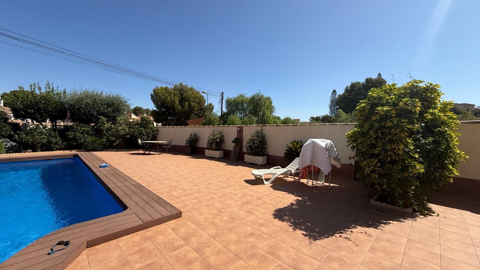 Villa i Torrevieja, Alicante, Spanien 7 sovrum, 217 kvm. Nr. 164477