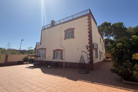 Huvila myytävänä Torrevieja, Alicante, Espanja, 7 makuuhuonetta, 217 m2 No. 164477 - kuva 22