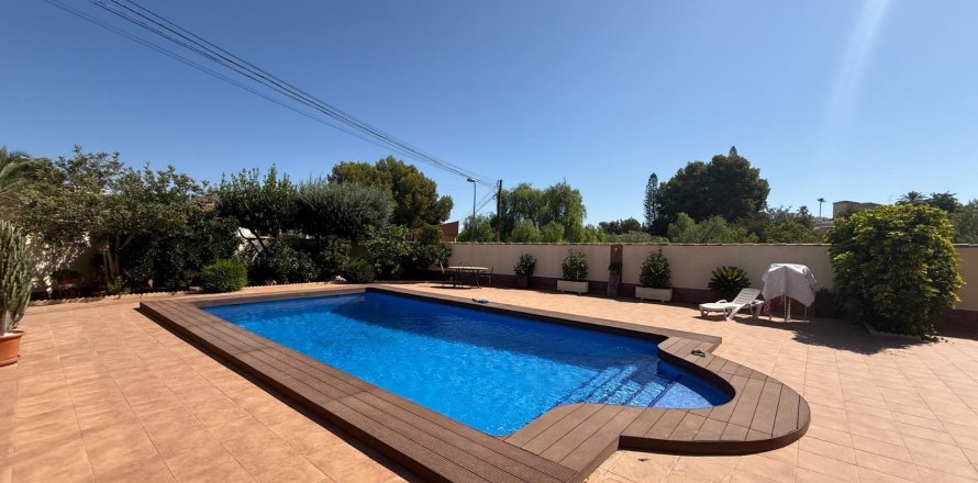 Huvila Torrevieja, Alicante, Espanja 7 makuuhuonetta, 217 m2 No. 164477