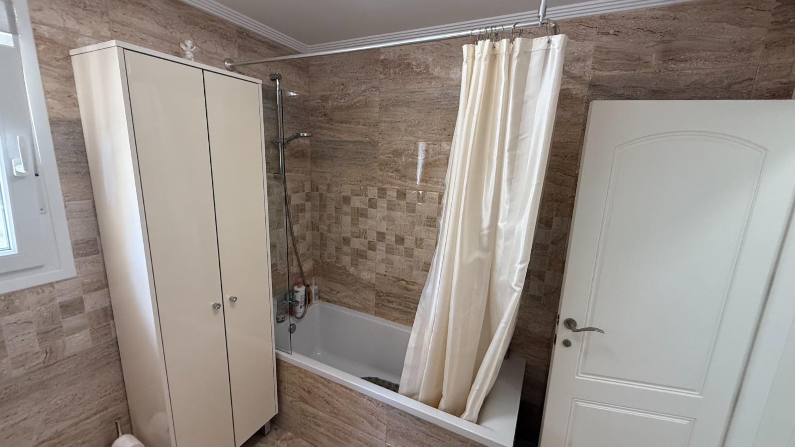 Villa i Torrevieja, Alicante, Spanien 7 sovrum, 217 kvm. Nr. 164477