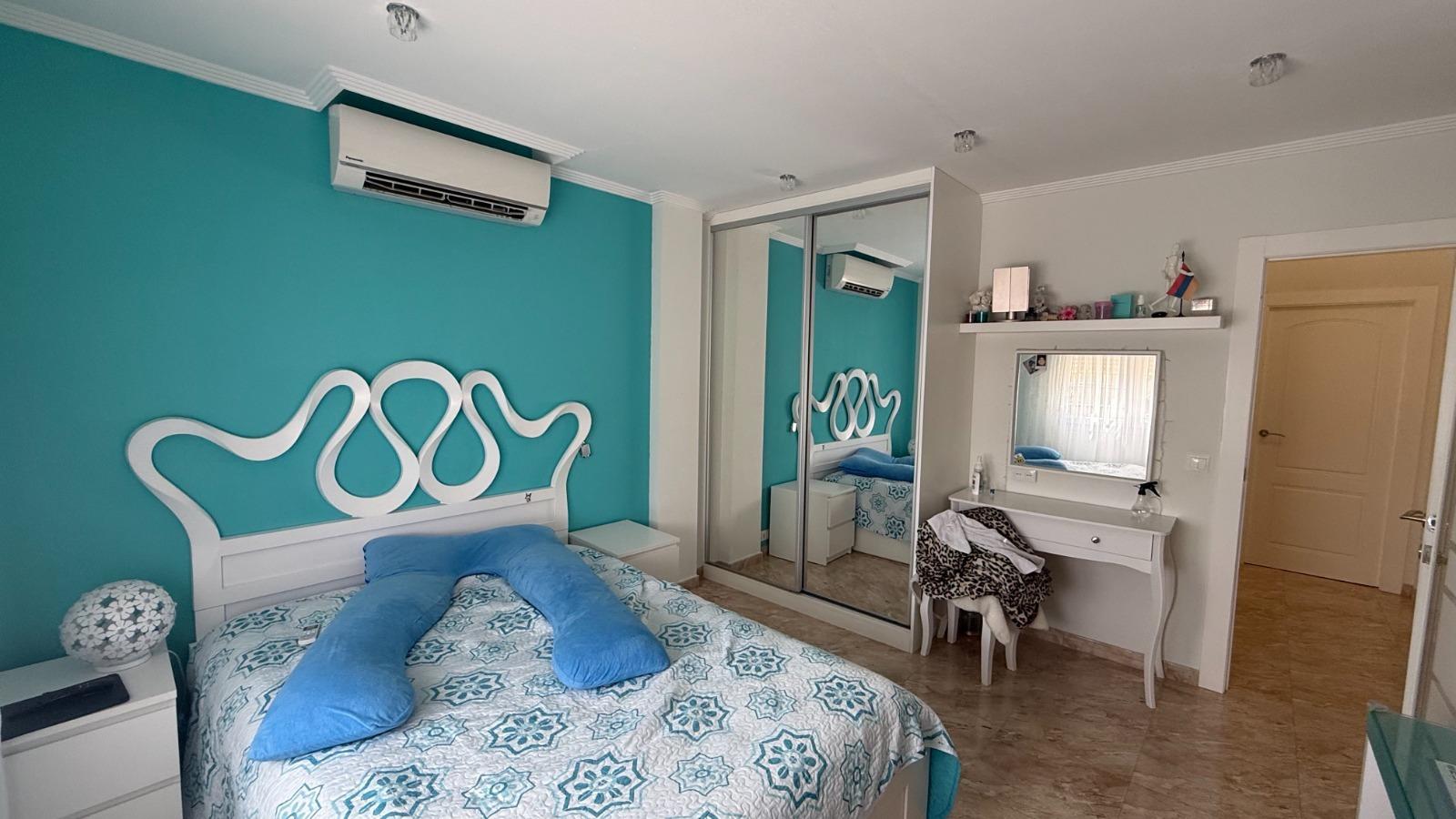 Villa i Torrevieja, Alicante, Spanien 7 sovrum, 217 kvm. Nr. 164477