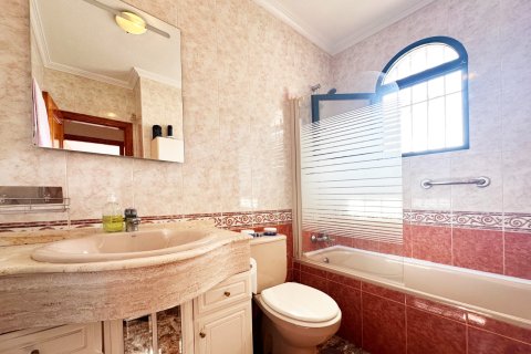 Townhouse for sale in Alicante, Spain 3 bedrooms, 101 sq.m. No. 163122 - photo 30