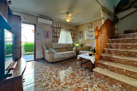 Townhouse for sale in Alicante, Spain 3 bedrooms, 101 sq.m. No. 163122 - photo 8