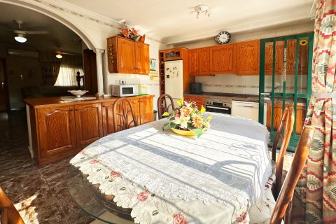 Townhouse for sale in Alicante, Spain 3 bedrooms, 101 sq.m. No. 163122 - photo 13