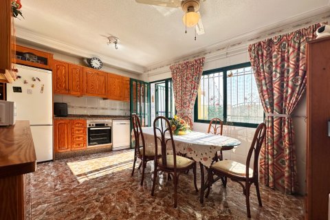 Townhouse for sale in Alicante, Spain 3 bedrooms, 101 sq.m. No. 163122 - photo 14