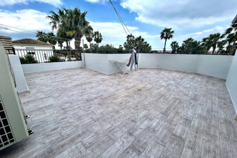 Villa till salu i Catral, Alicante, Spanien 4 sovrum, 540 kvm. Nr. 163121 - foto 25