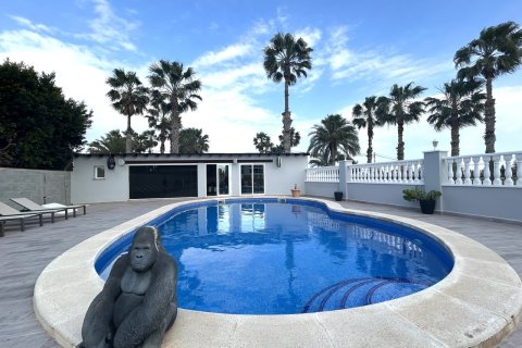 Villa till salu i Catral, Alicante, Spanien 4 sovrum, 540 kvm. Nr. 163121 - foto 4