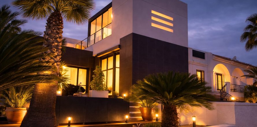 Villa in Alicante, Spanien 2 Schlafzimmer, 98 m2 Nr. 163120