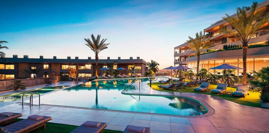 Apartment à Fuengirola, Malaga, Espagne 3 chambres, 138 m2 No. 144501