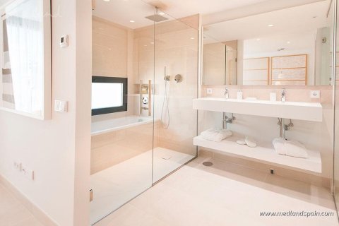 Apartment à vendre à Fuengirola, Malaga, Espagne, 2 chambres, 86 m2 No. 144504 - photo 14