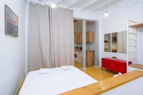 Apartment for sale in Barcelona, Spain 5 bedrooms, 186 sq.m. No. 167072 - photo 6