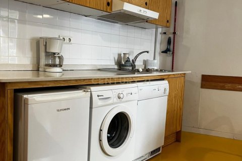 Apartment for sale in Barcelona, Spain 5 bedrooms, 186 sq.m. No. 167072 - photo 21