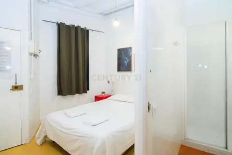 Apartment for sale in Barcelona, Spain 5 bedrooms, 186 sq.m. No. 167072 - photo 12