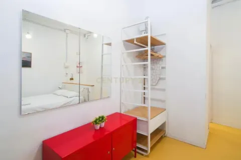 Apartment for sale in Barcelona, Spain 5 bedrooms, 186 sq.m. No. 167072 - photo 4