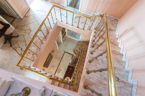 House for sale in Barcelona, Spain 6 bedrooms, 695 sq.m. No. 167073 - photo 23