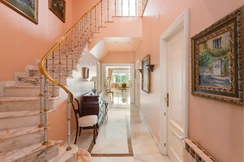 House for sale in Barcelona, Spain 6 bedrooms, 695 sq.m. No. 167073 - photo 20
