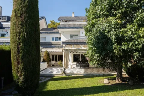 House for sale in Barcelona, Spain 6 bedrooms, 695 sq.m. No. 167073 - photo 6