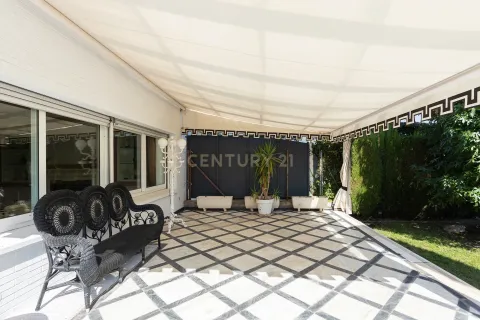 House for sale in Barcelona, Spain 6 bedrooms, 695 sq.m. No. 167073 - photo 16