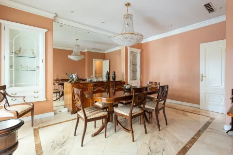 House for sale in Barcelona, Spain 6 bedrooms, 695 sq.m. No. 167073 - photo 28
