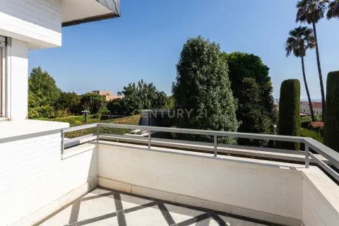 House for sale in Barcelona, Spain 6 bedrooms, 695 sq.m. No. 167073 - photo 13
