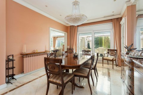 House for sale in Barcelona, Spain 6 bedrooms, 695 sq.m. No. 167073 - photo 29