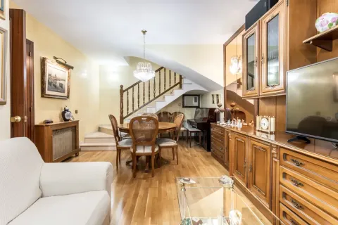 Liikekiinteistö myytävänä Martorell, Barcelona, Espanja, 4 makuuhuonetta, 259 m2 No. 167075 - kuva 9