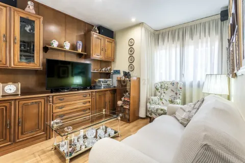 Liikekiinteistö myytävänä Martorell, Barcelona, Espanja, 4 makuuhuonetta, 259 m2 No. 167075 - kuva 6